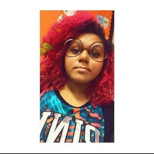 Meet your Posher, Alexis